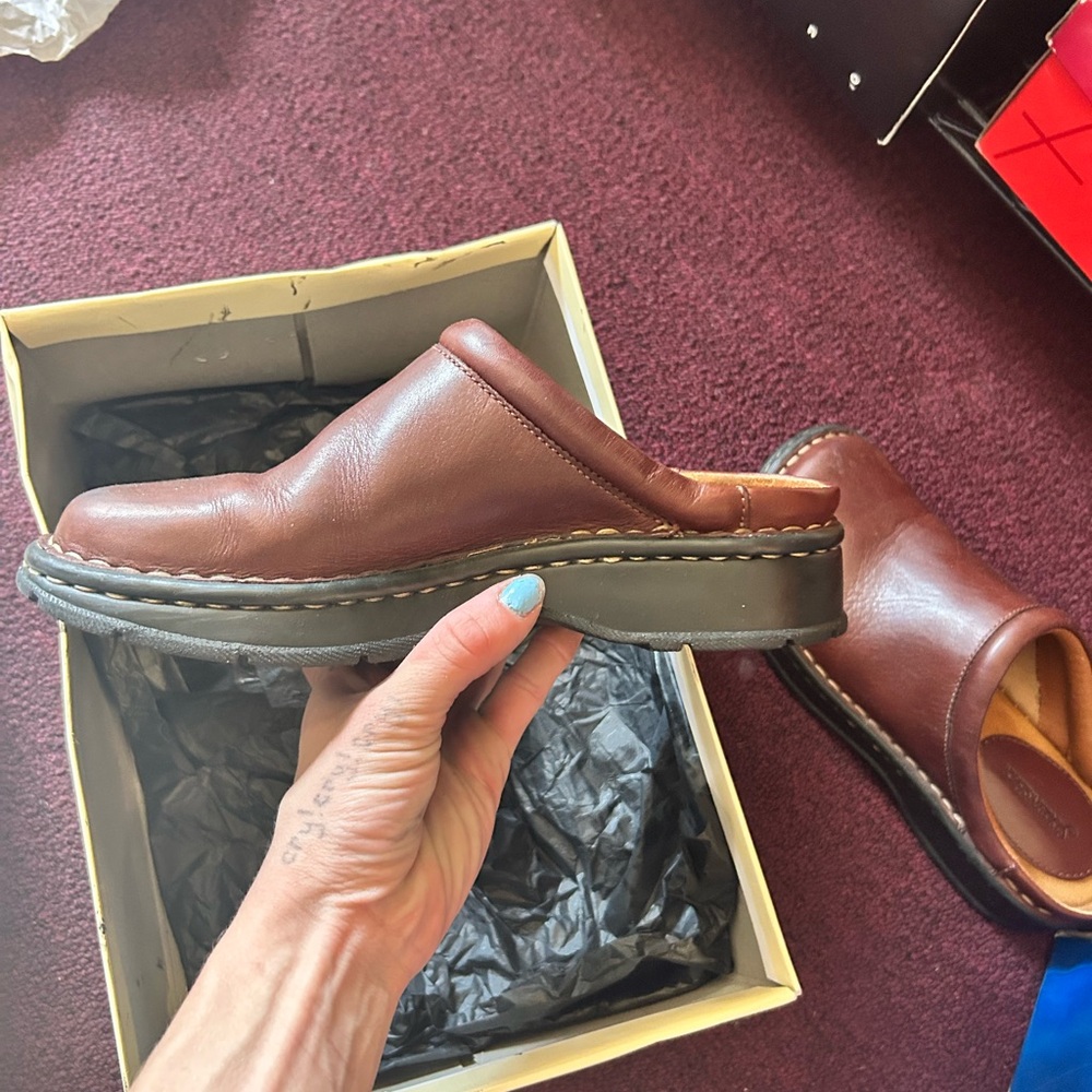 Vintage Brown Leather Women's Slip-Ons